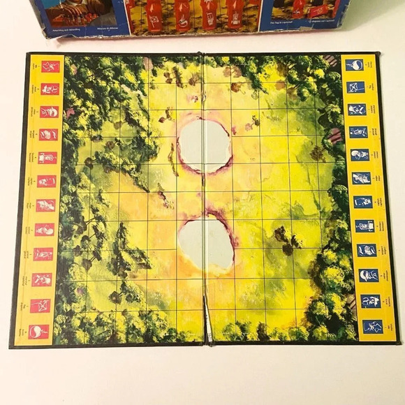 Vintage 1959 Stratego Board Game Chieftain Housemann en Hotte Damaged Board - Picture 6 of 16